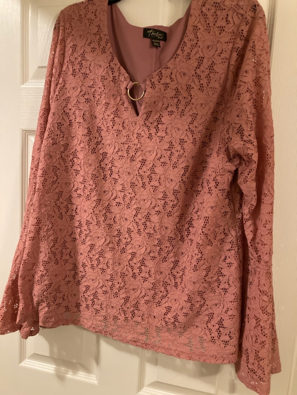 Thalia Sodi  Rose Lace V-Neck Blouse with Gold Ring 💐
(Worn only once)